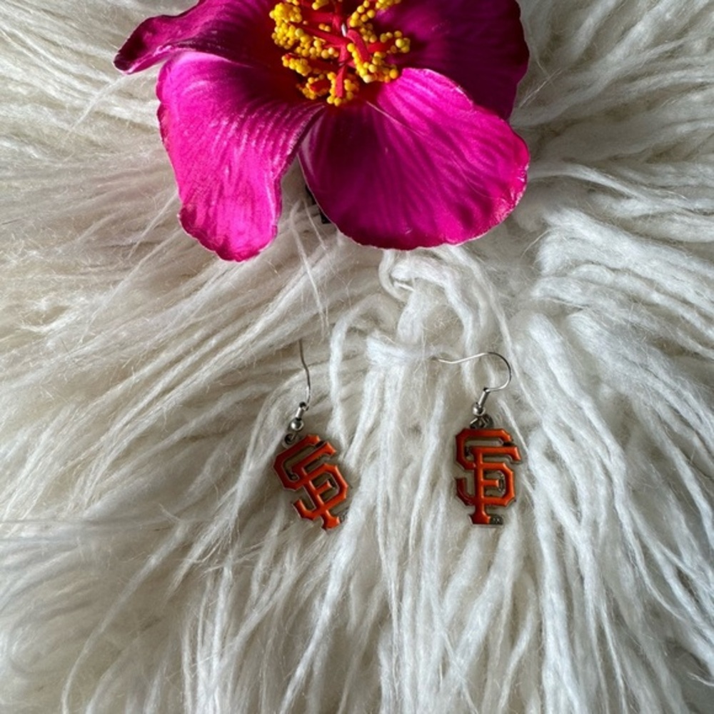 SAN Francisco Giants earrings